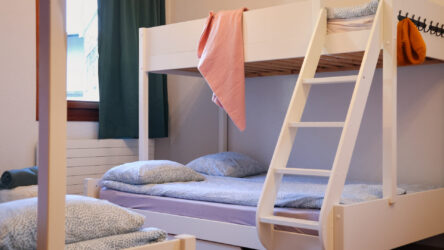 Chambre Wanaka, Le Petit Baroudeur Champéry © Agence LETS TALK 2024 Chambre Wanaka, Le Petit Baroudeur Champéry