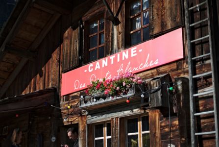 façade de chalet suisse