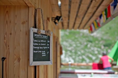 ardoise avec dessert