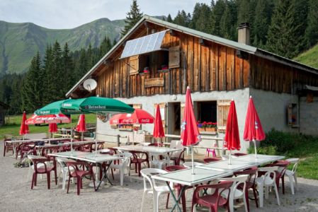 la terrasse - refuge de chardonnière